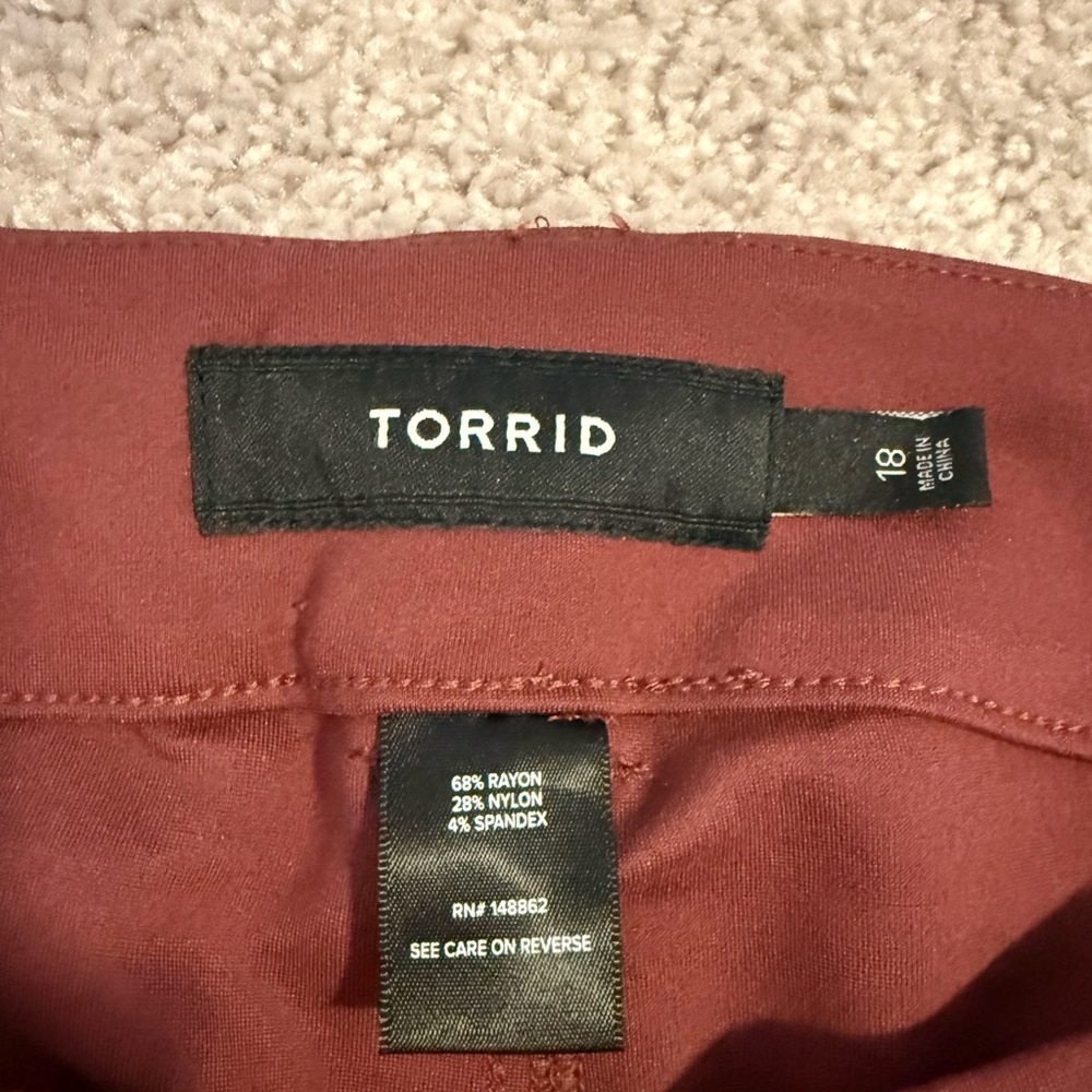 Torrid Women's Maroon shorts - Picture 3 of 3